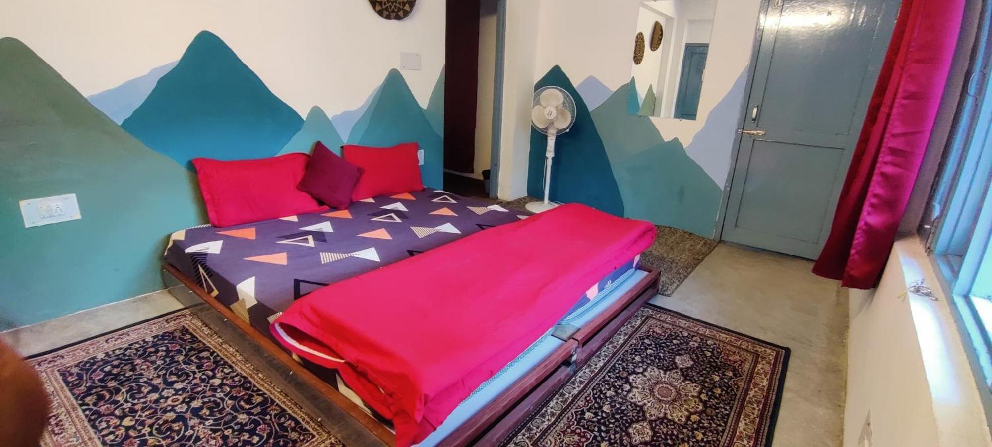 Хостел Mitra Mcleodganj Маклеод-Гандж Екстер'єр фото